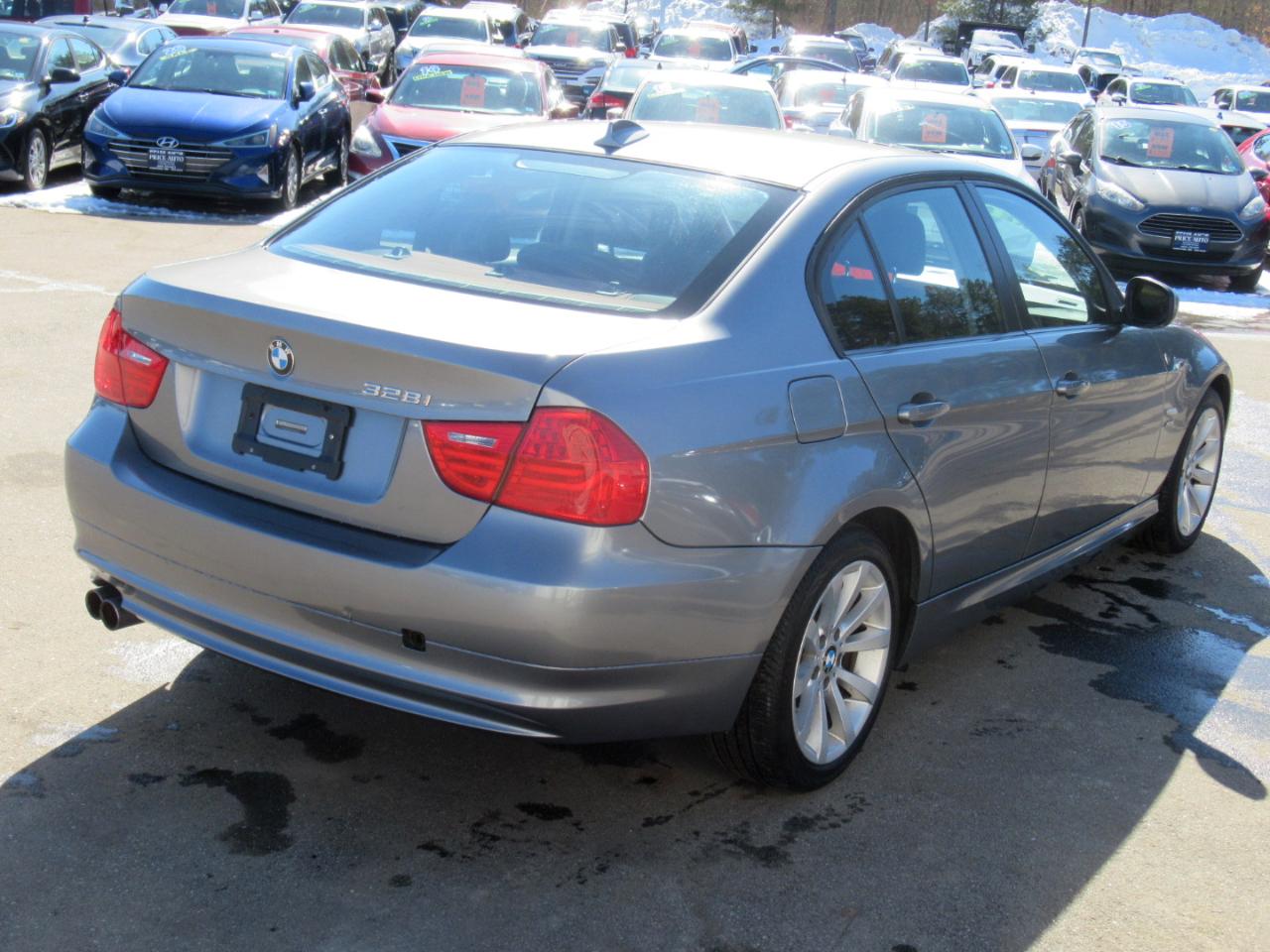BMW 3-Series  2011