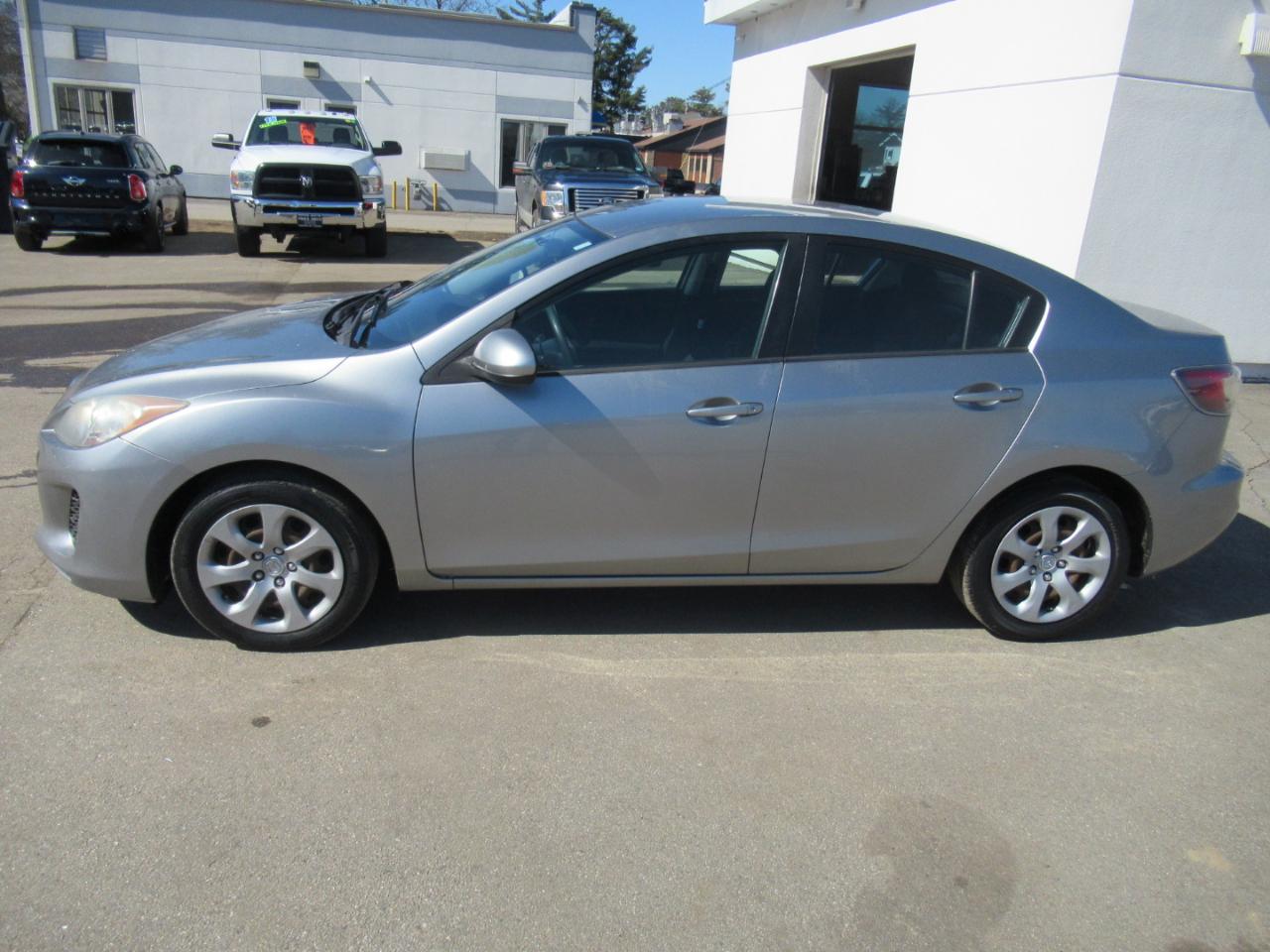 Mazda MAZDA3  2013