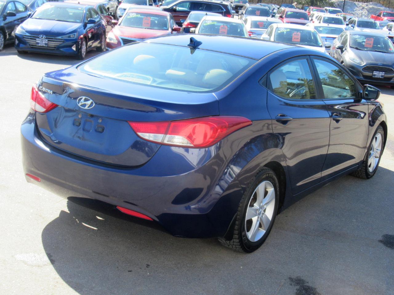 Hyundai Elantra  2013