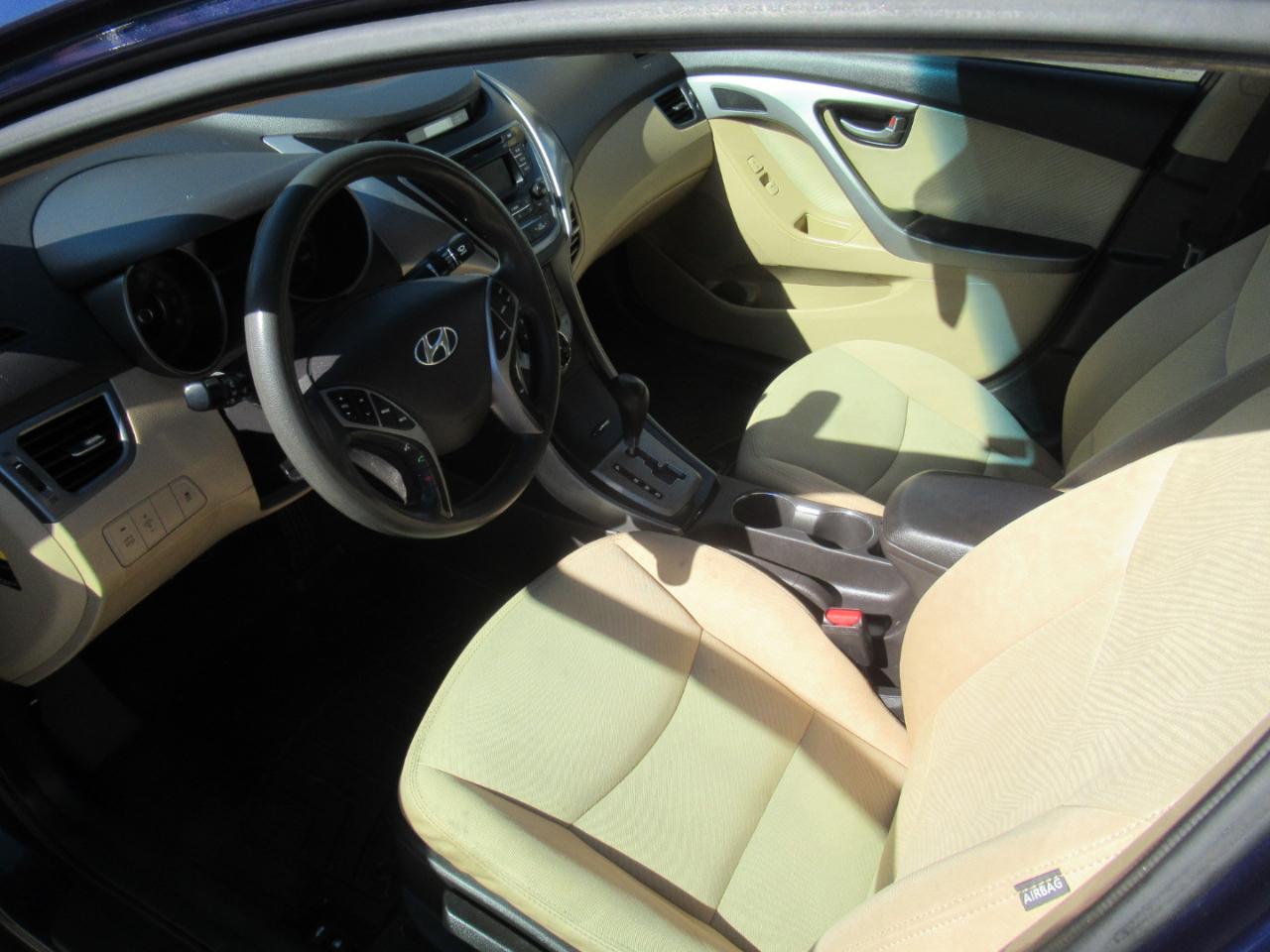 Hyundai Elantra  2013