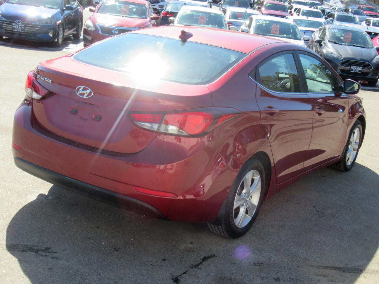 Hyundai Elantra  2016