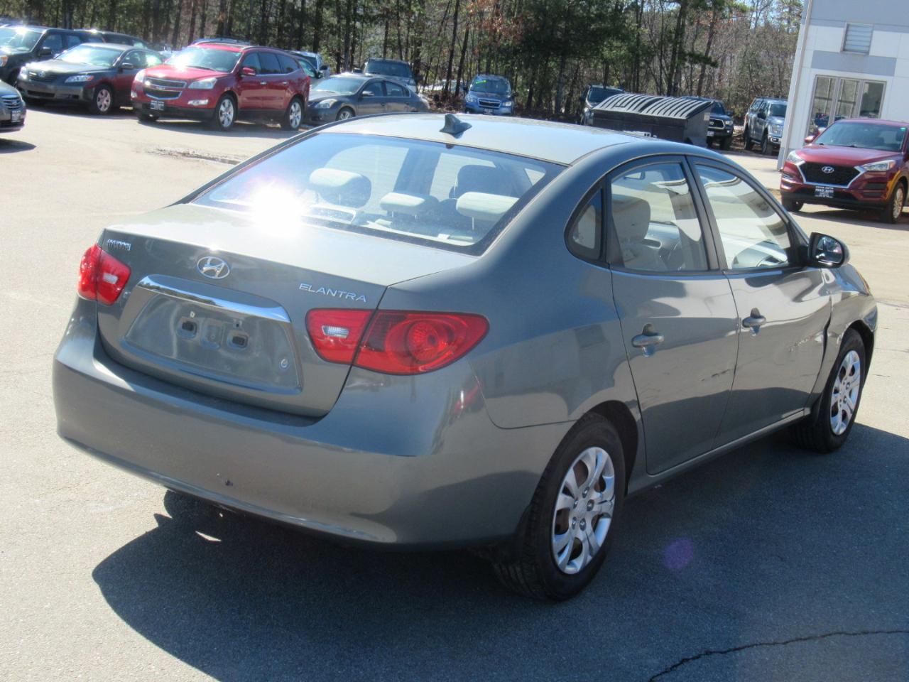 Hyundai Elantra  2010