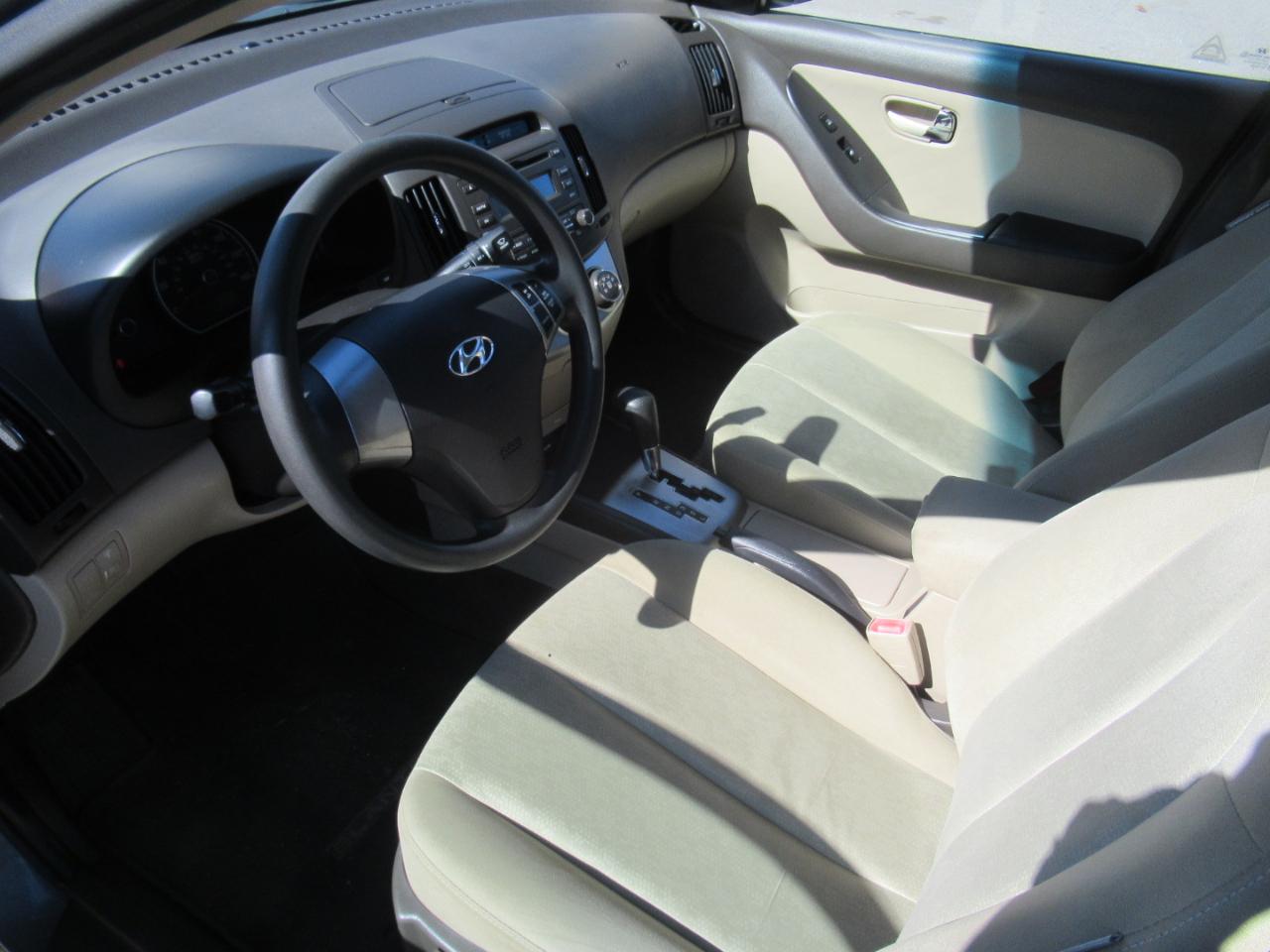 Hyundai Elantra  2010
