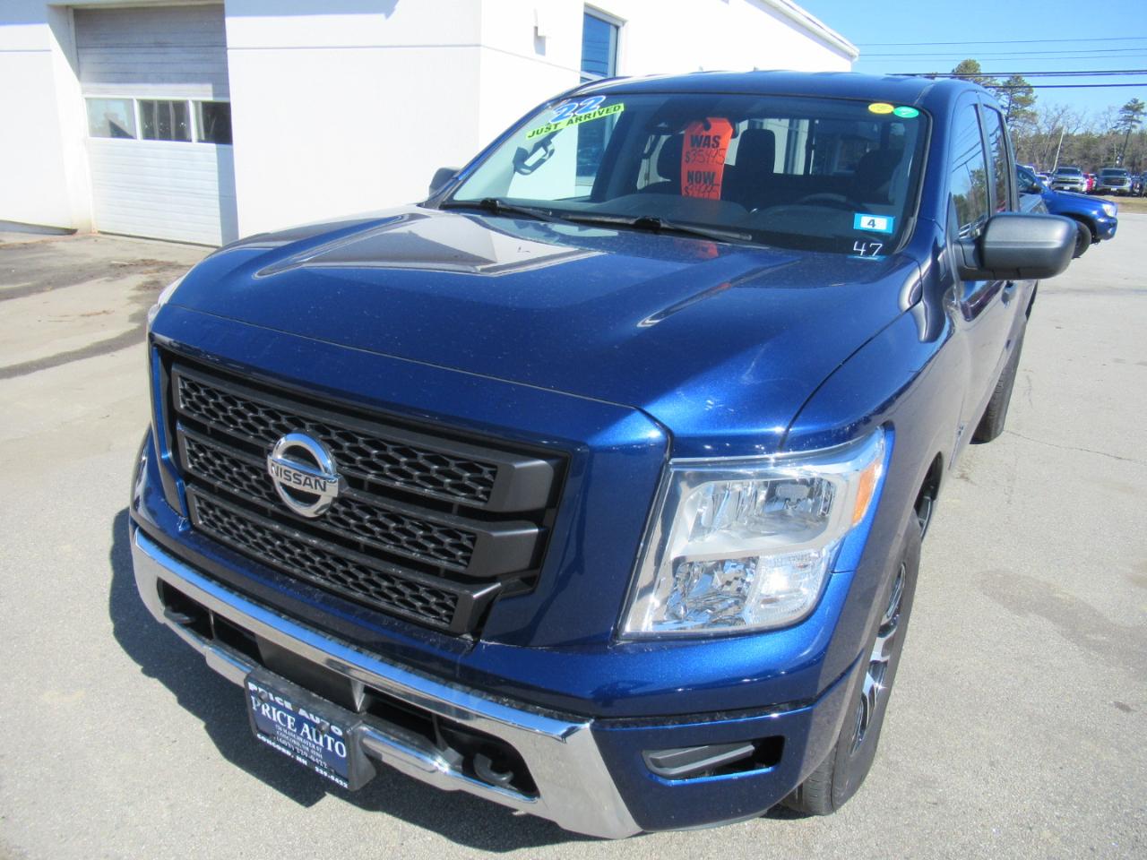 Nissan Titan  2022