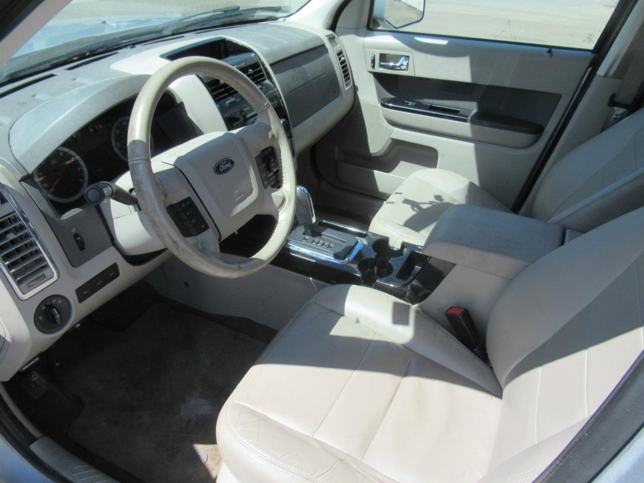 Ford Escape Hybrid  2012