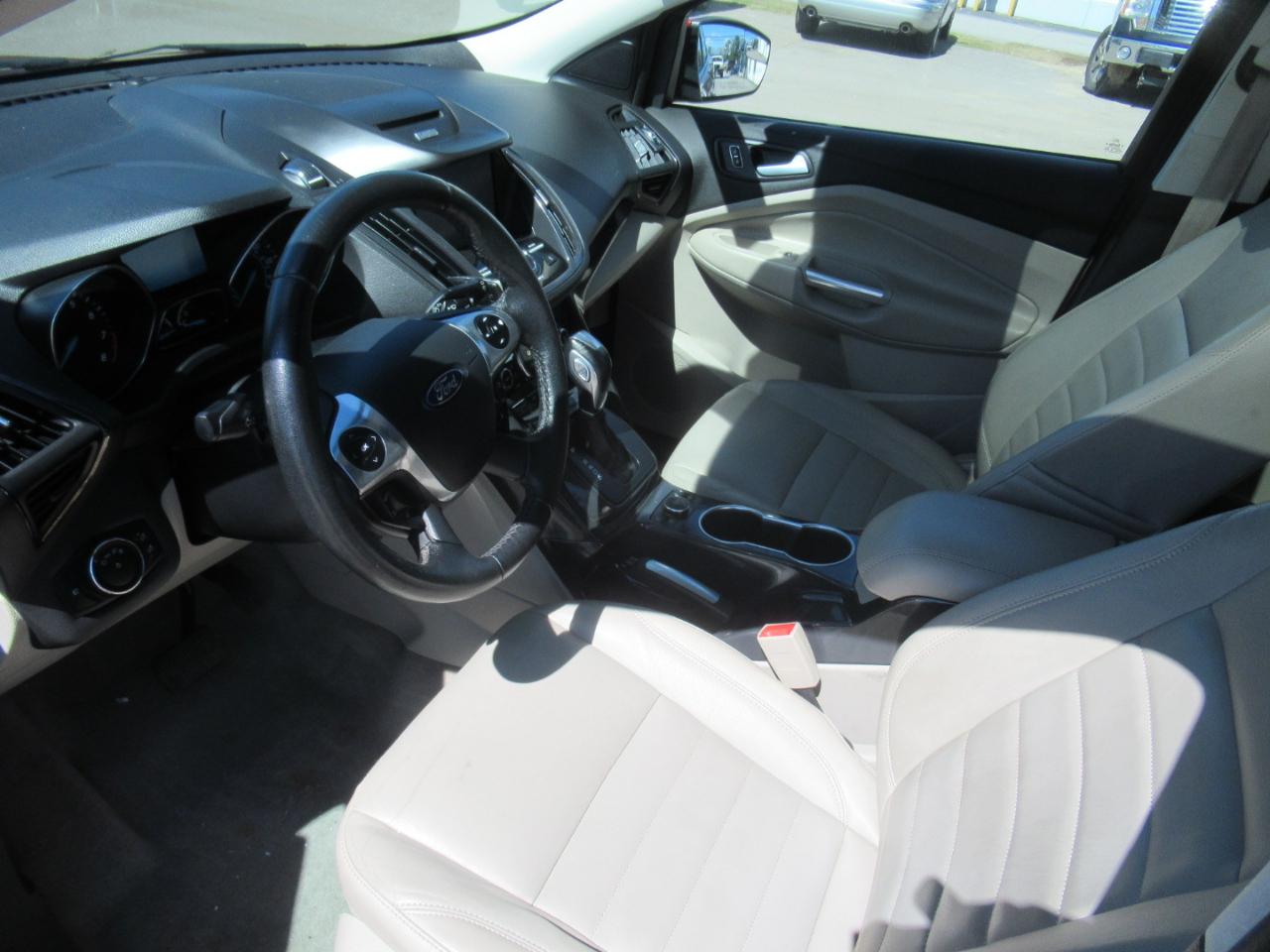 Ford Escape  2014