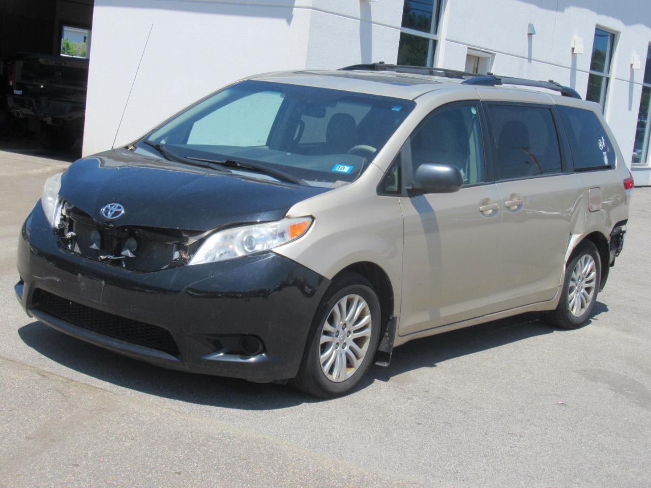 Toyota Sienna  2014
