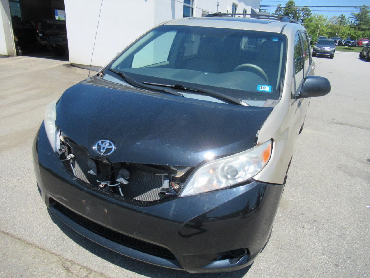 Toyota Sienna  2014