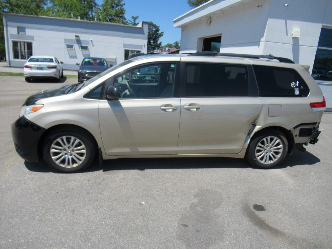 Toyota Sienna  2014