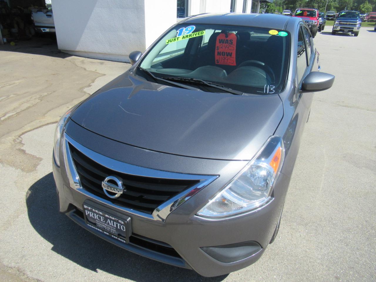 Nissan Versa  2019