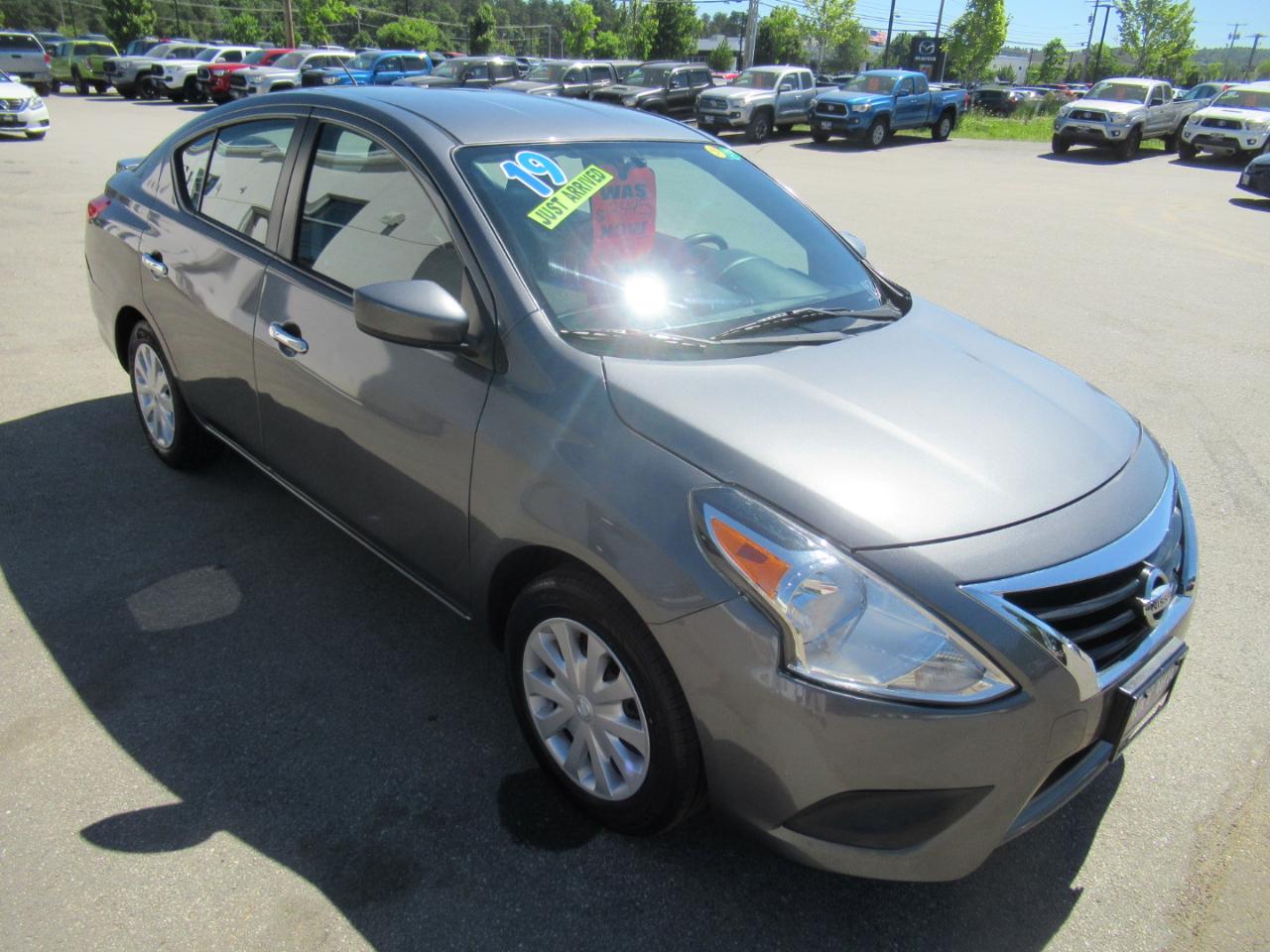 Nissan Versa  2019