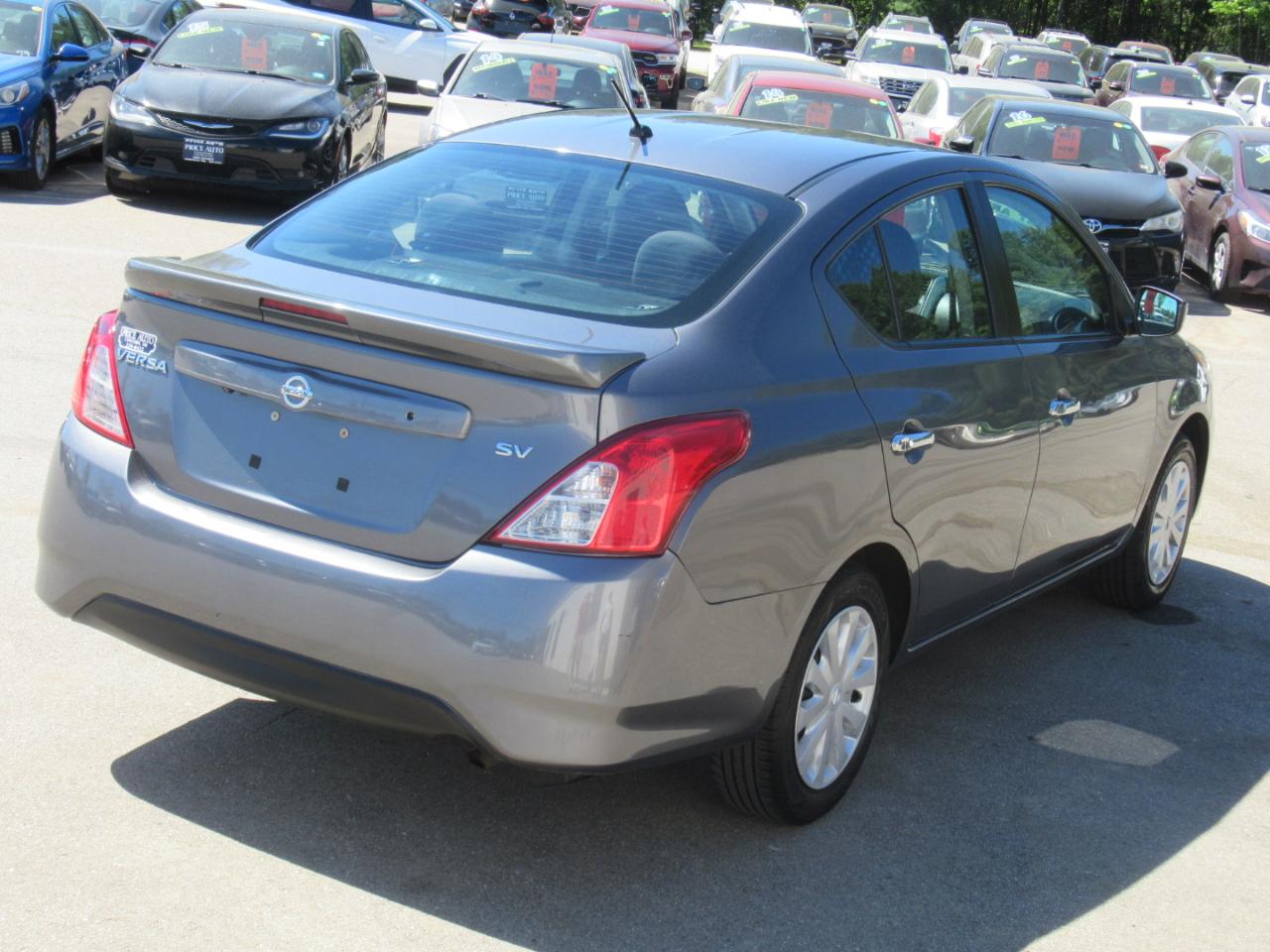 Nissan Versa  2019