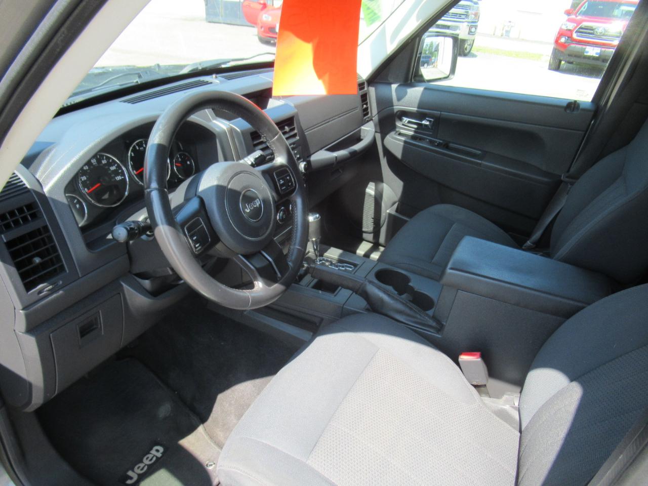 Jeep Liberty  2012