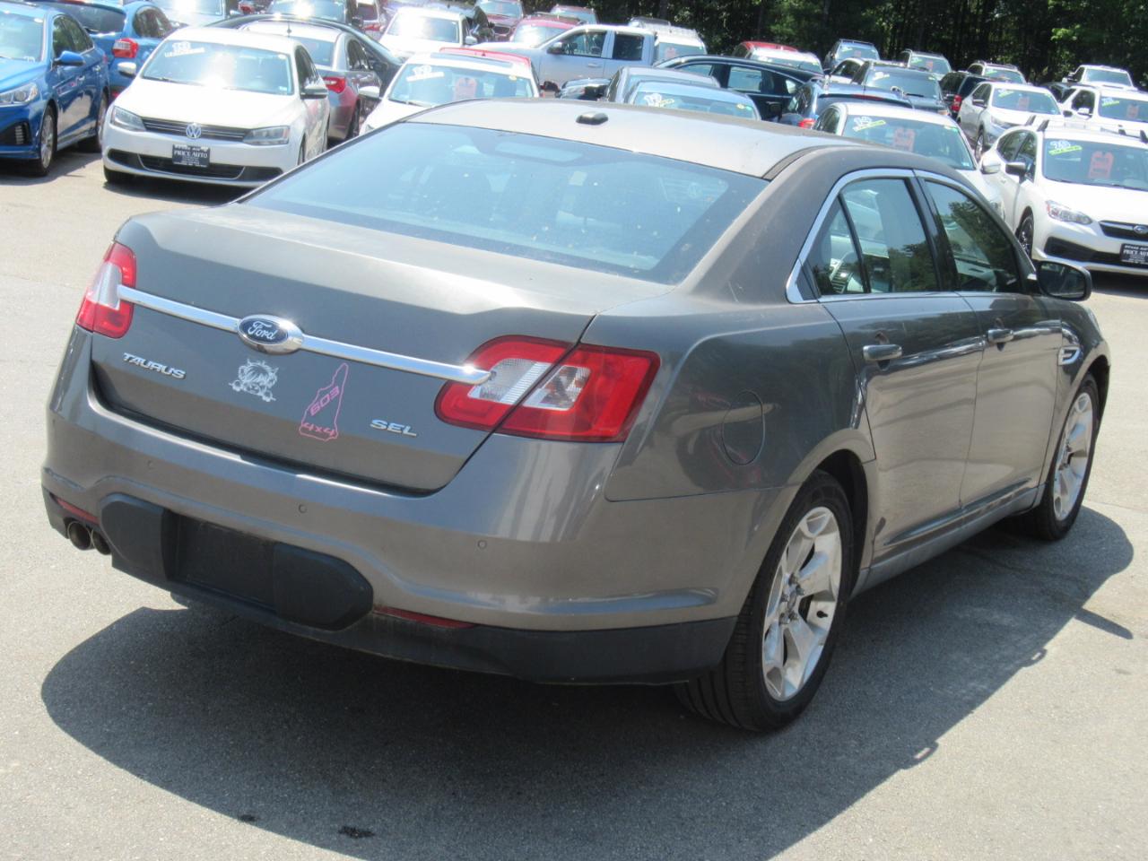 Ford Taurus  2011