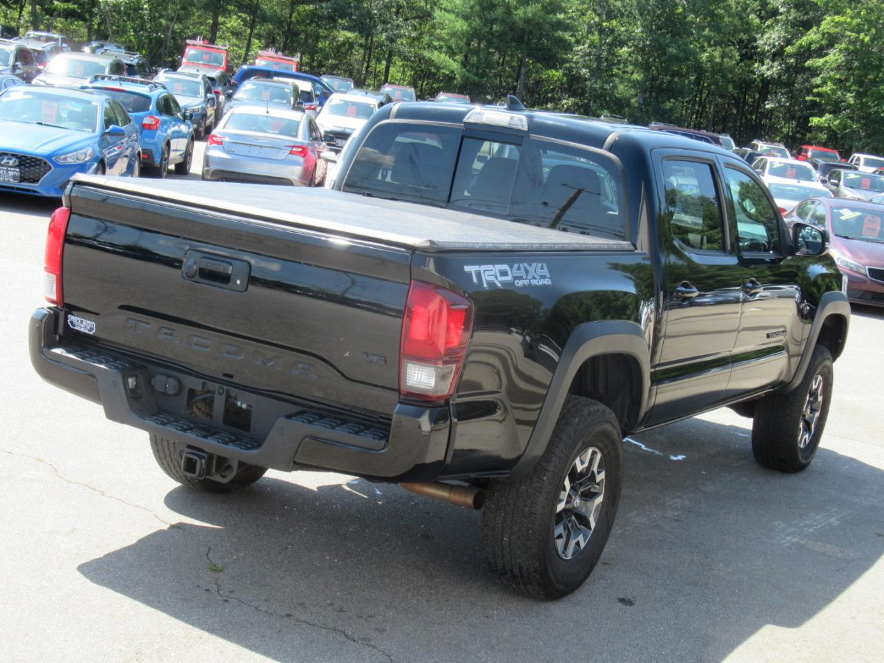 Toyota Tacoma  2018