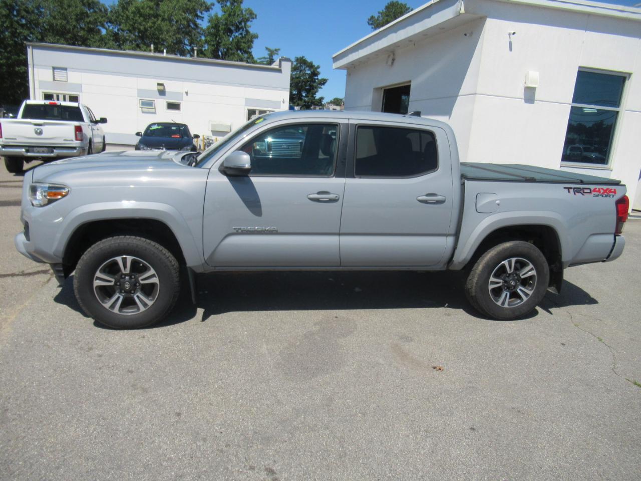 Toyota Tacoma  2018