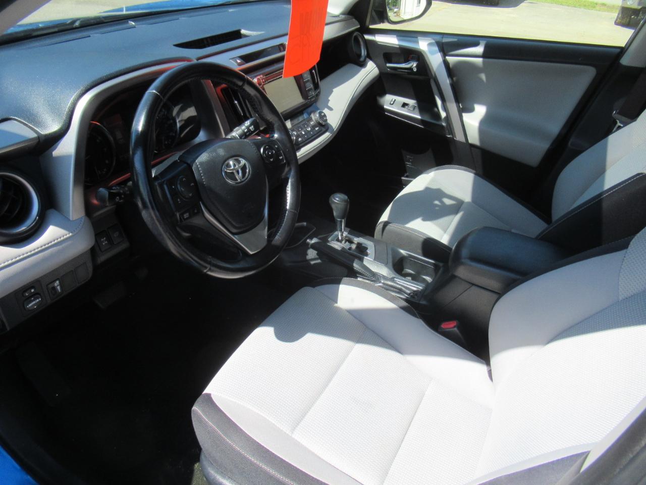 Toyota RAV4  2016
