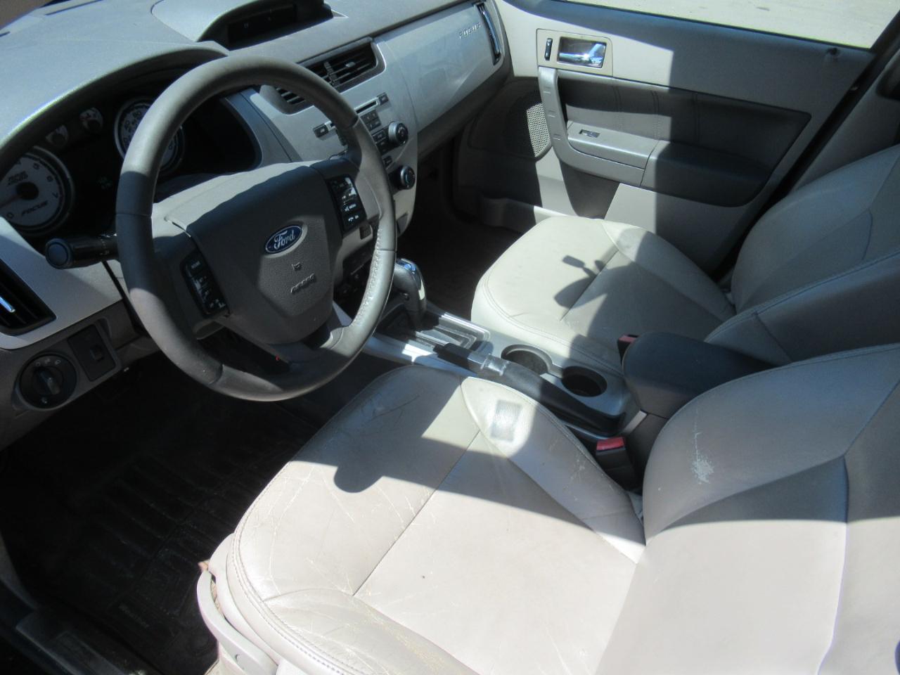 Ford Focus  2011