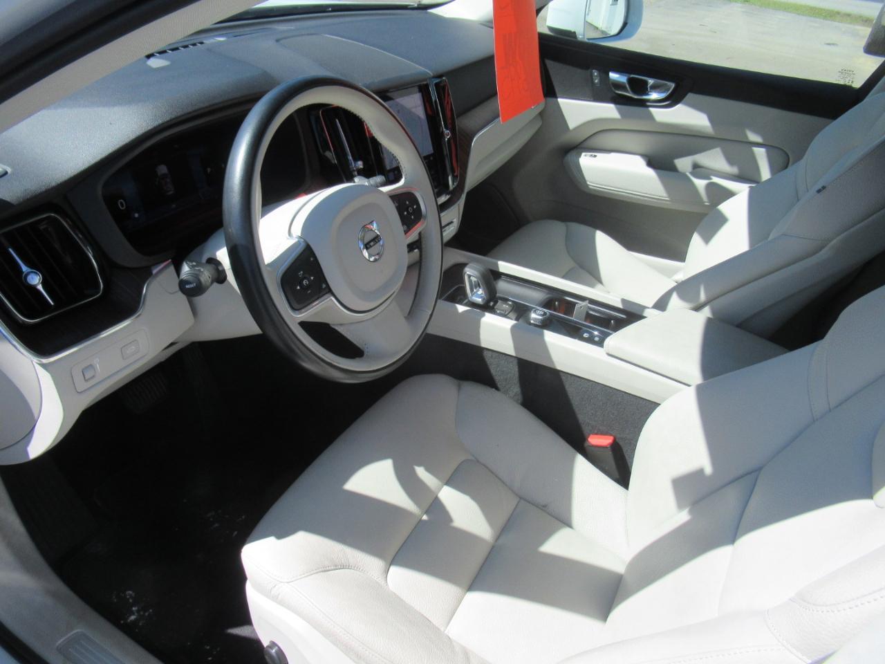 Volvo XC60  2022
