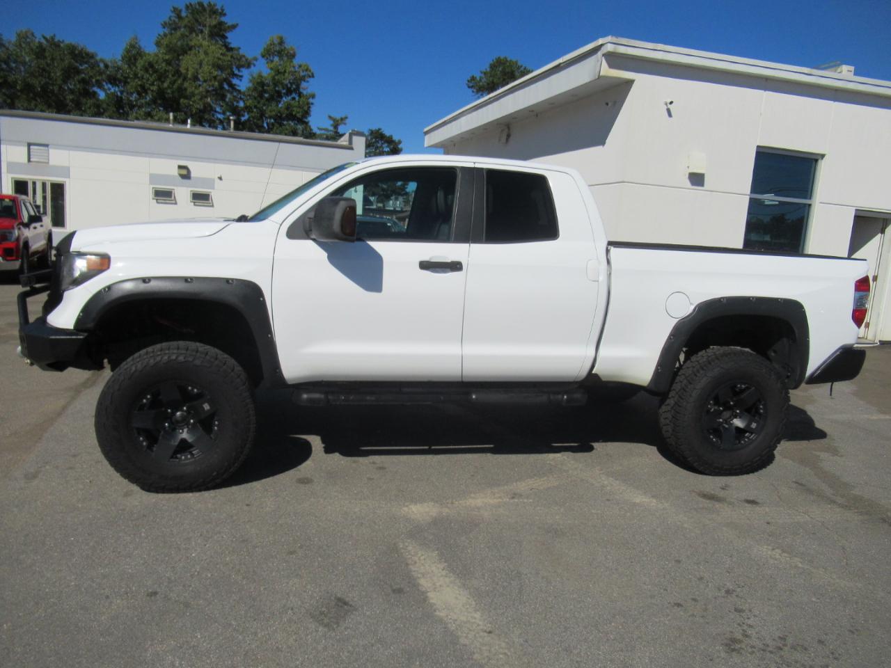 Toyota Tundra  2015