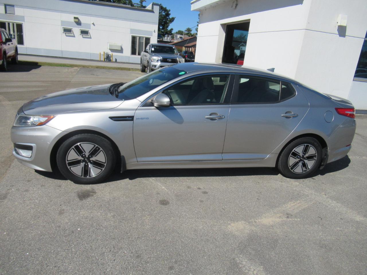 Kia Optima Hybrid  2013
