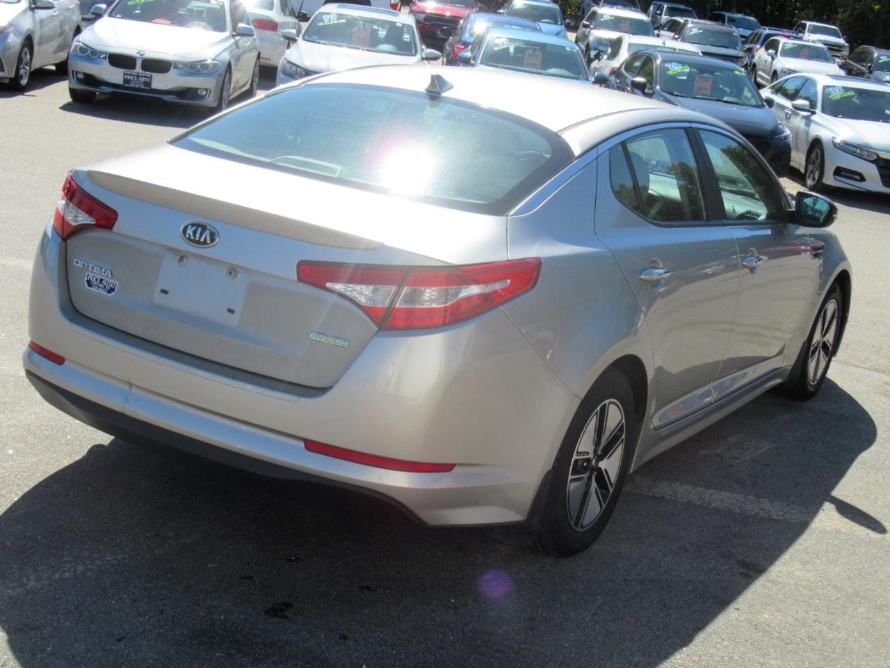 Kia Optima Hybrid  2013