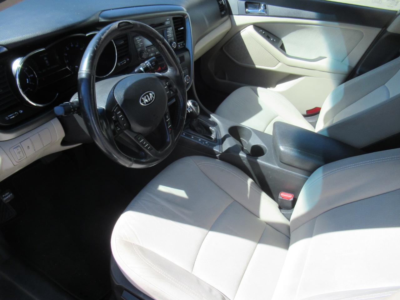 Kia Optima Hybrid  2013