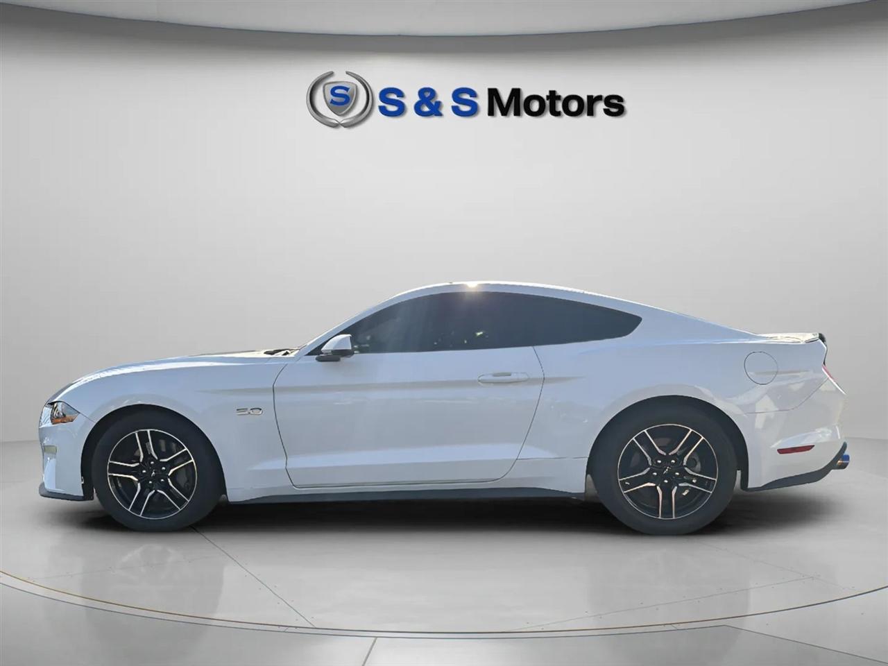 Ford Mustang GT Fastback 2020