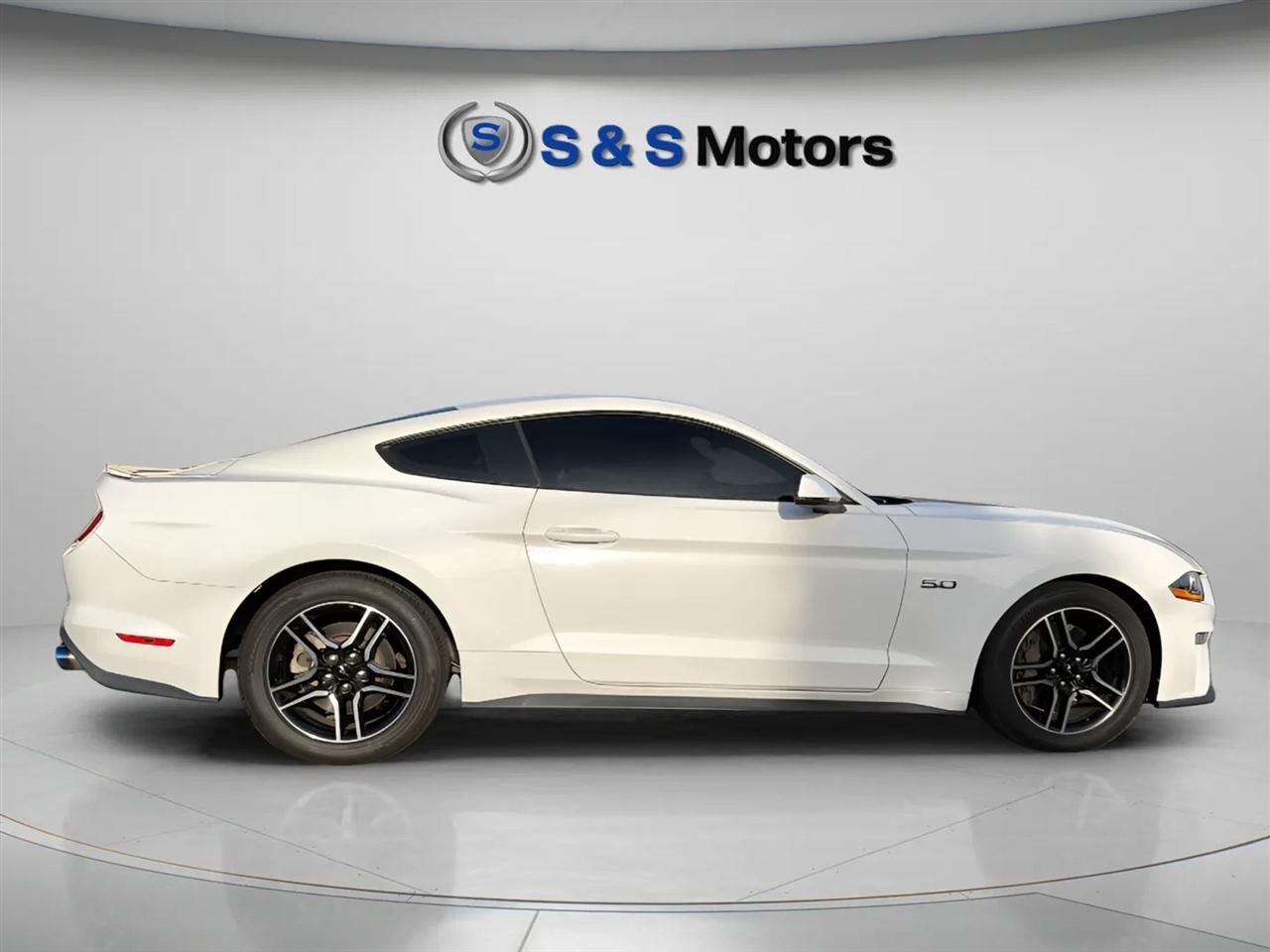 Ford Mustang GT Fastback 2020
