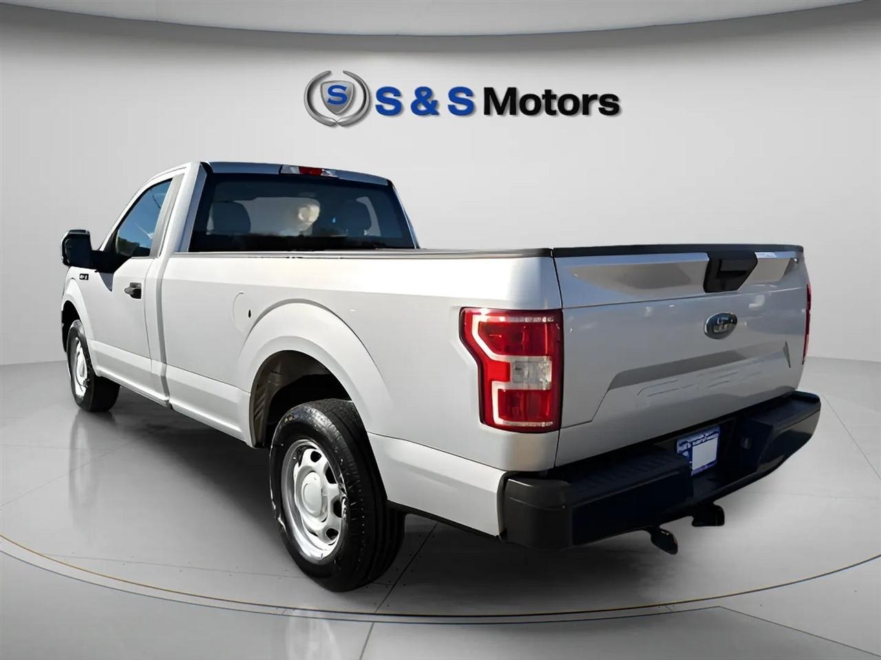 Ford F-150 XL 2WD Reg Cab 8' Box 2018
