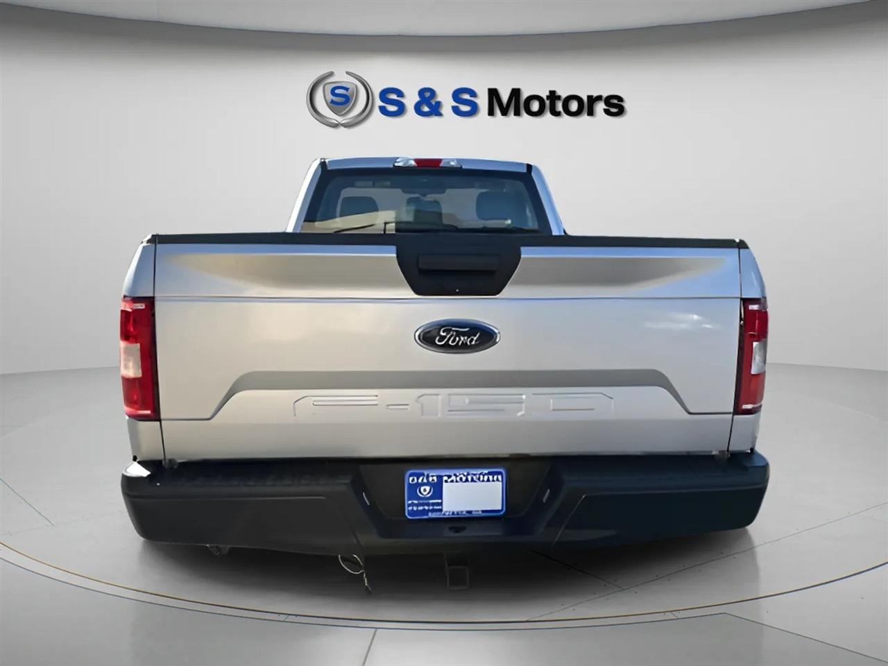 Ford F-150 XL 2WD Reg Cab 8' Box 2018