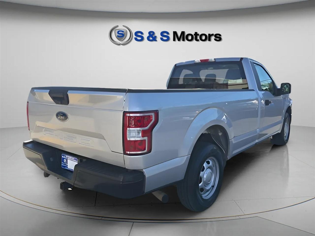 Ford F-150 XL 2WD Reg Cab 8' Box 2018
