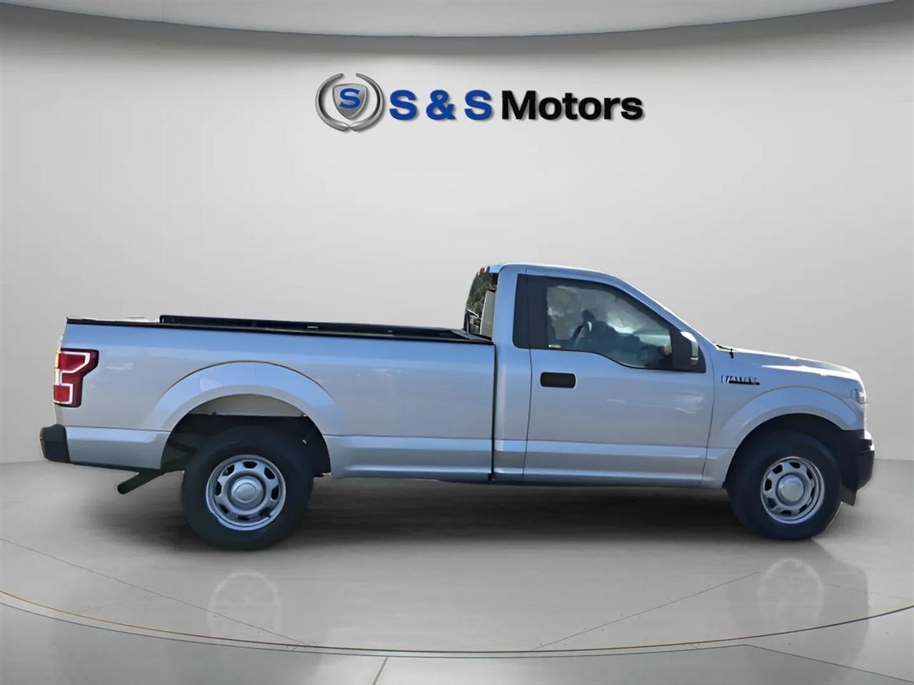 Ford F-150 XL 2WD Reg Cab 8' Box 2018