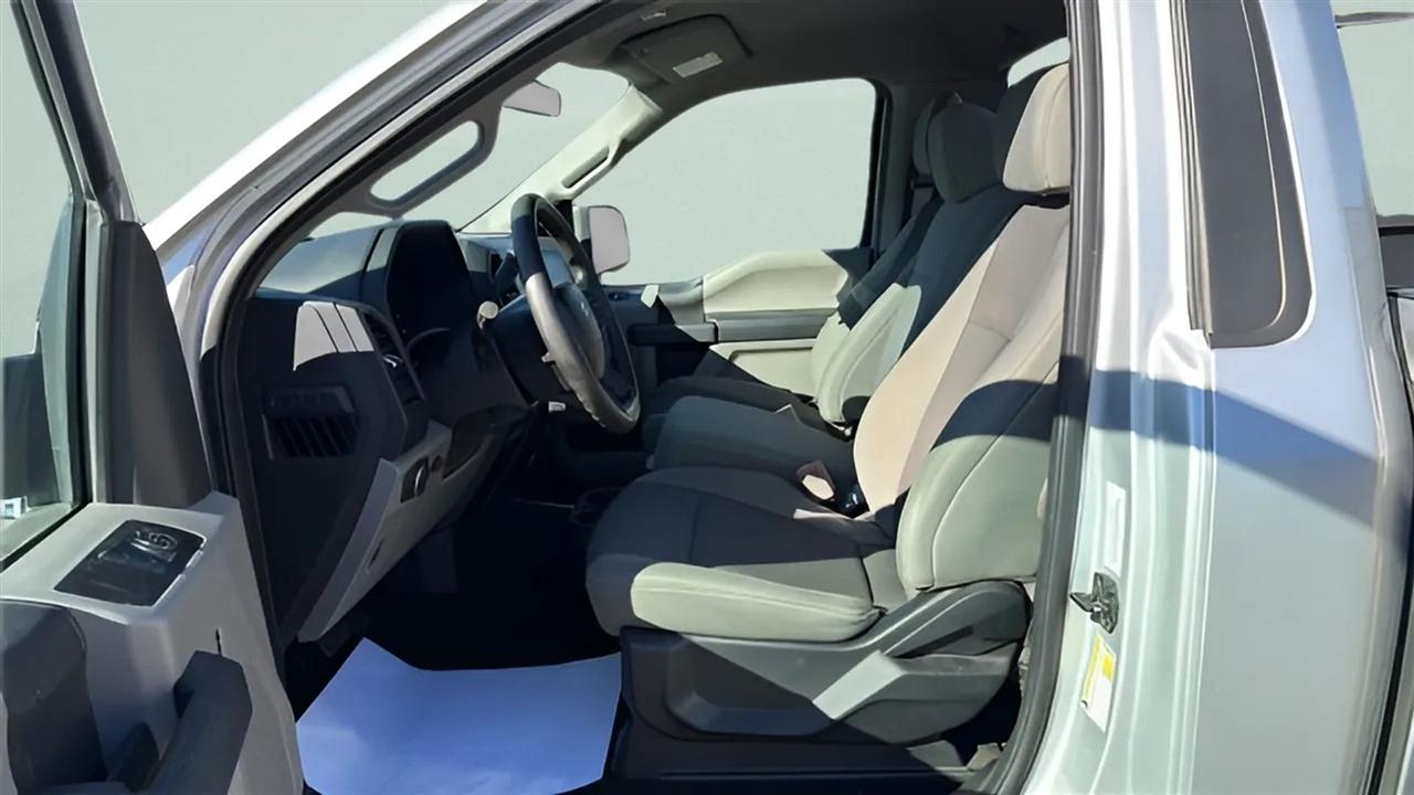 Ford F-150 XL 2WD Reg Cab 8' Box 2018