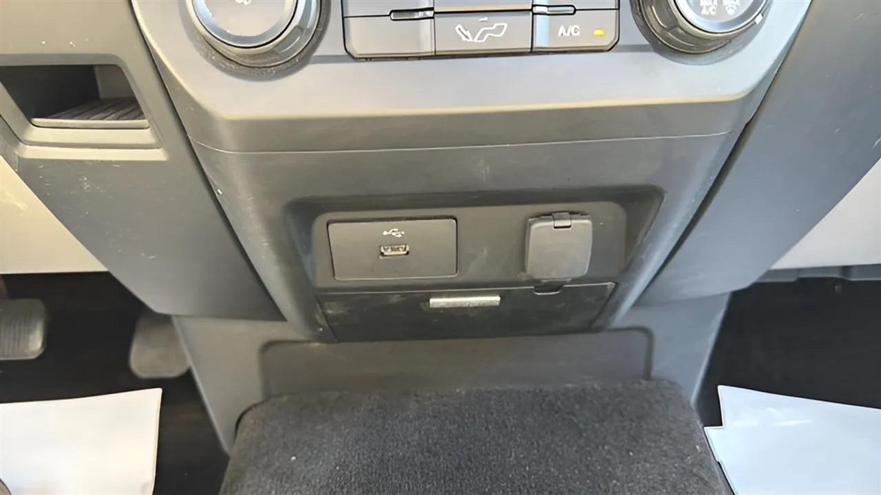 Ford F-150 XL 2WD Reg Cab 8' Box 2018