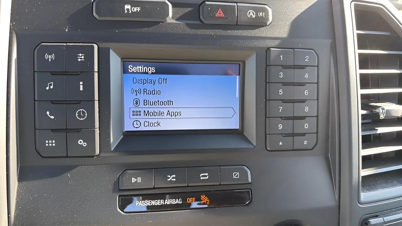 Ford F-150 XL 2WD Reg Cab 8' Box 2018