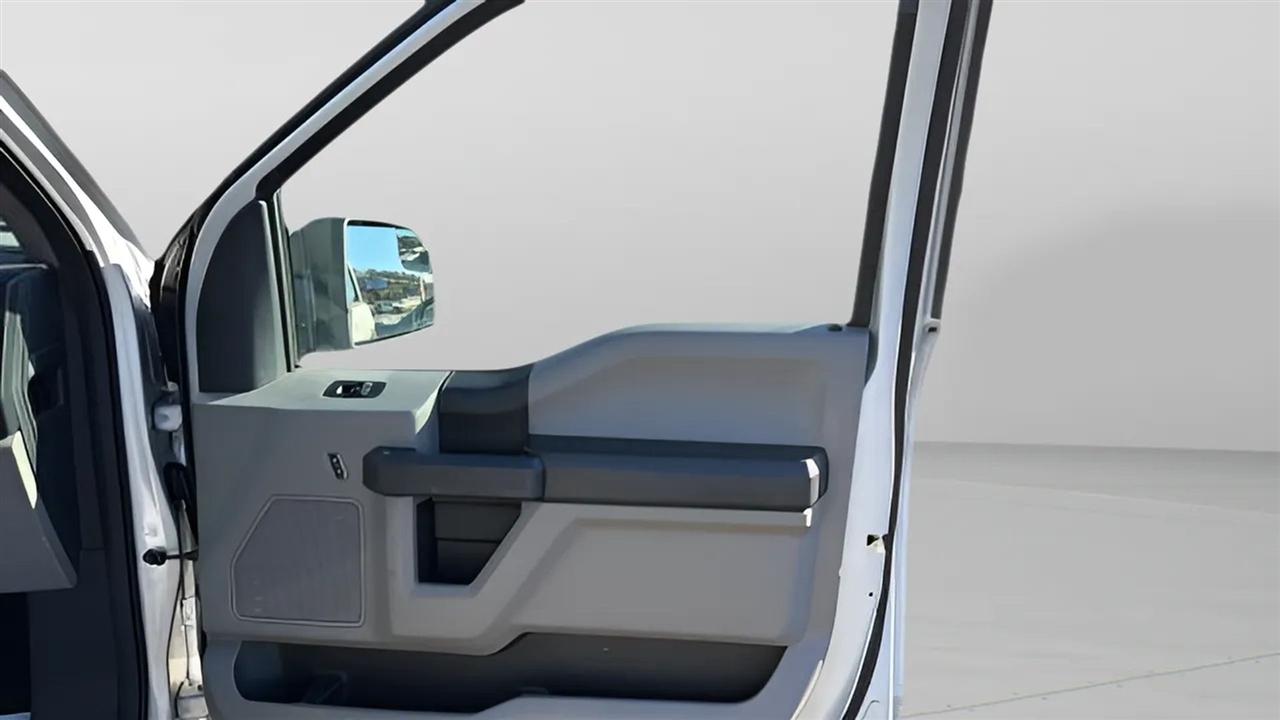 Ford F-150 XL 2WD Reg Cab 8' Box 2018