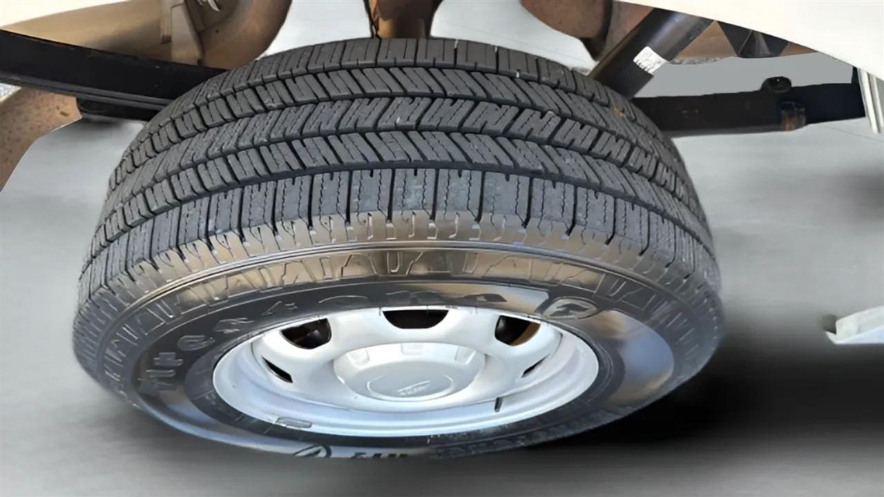 Ford F-150 XL 2WD Reg Cab 8' Box 2018