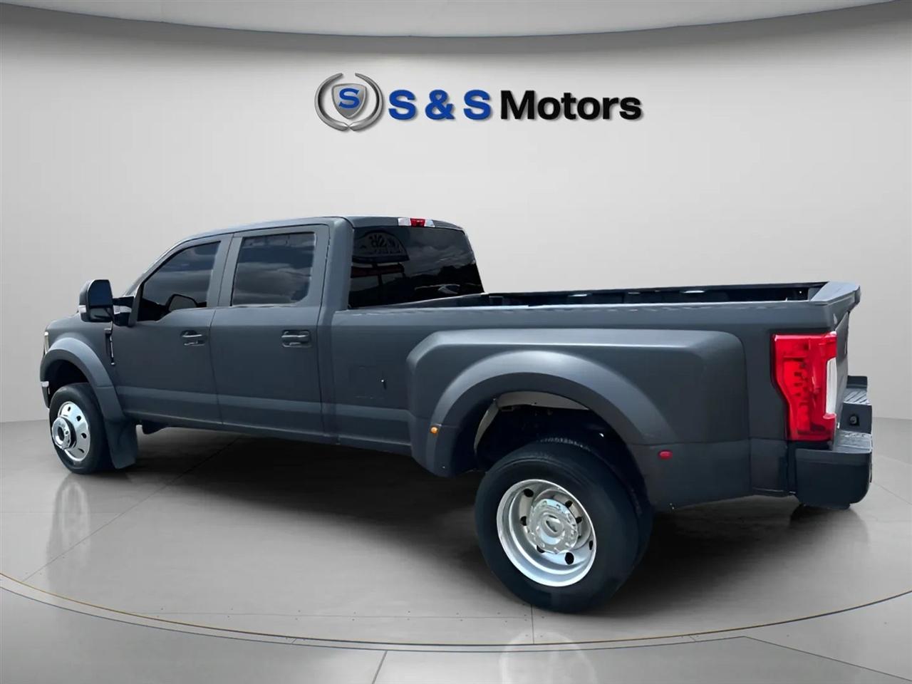 Ford Super Duty F-450 DRW XL 4WD Crew Cab 8' Box 2019
