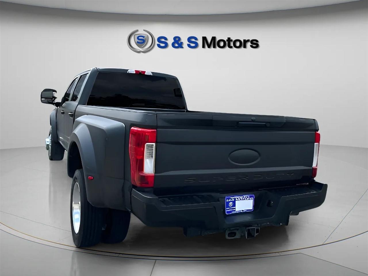 Ford Super Duty F-450 DRW XL 4WD Crew Cab 8' Box 2019