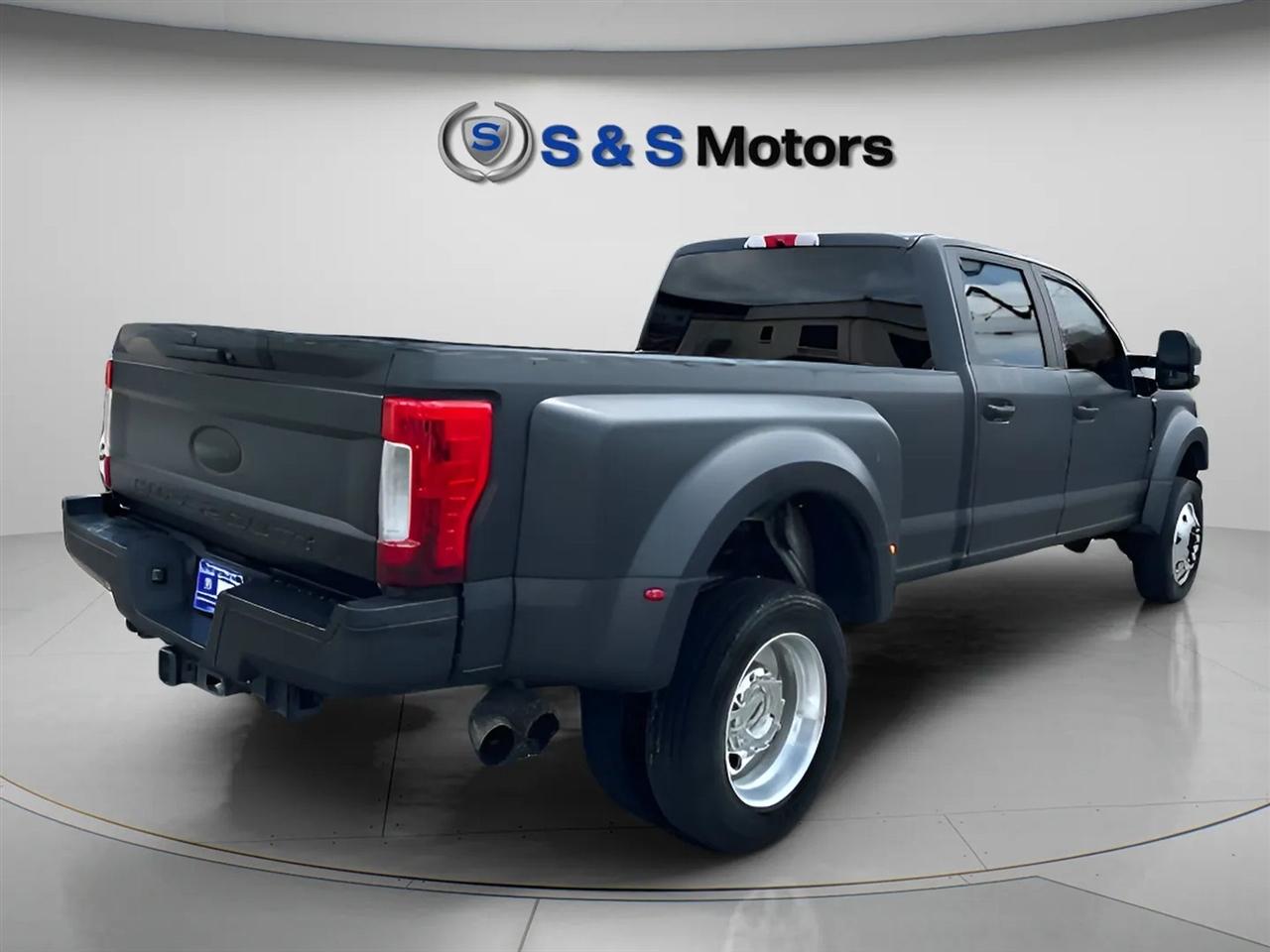 Ford Super Duty F-450 DRW XL 4WD Crew Cab 8' Box 2019