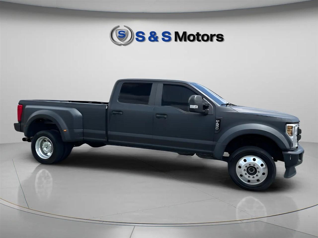 Ford Super Duty F-450 DRW XL 4WD Crew Cab 8' Box 2019