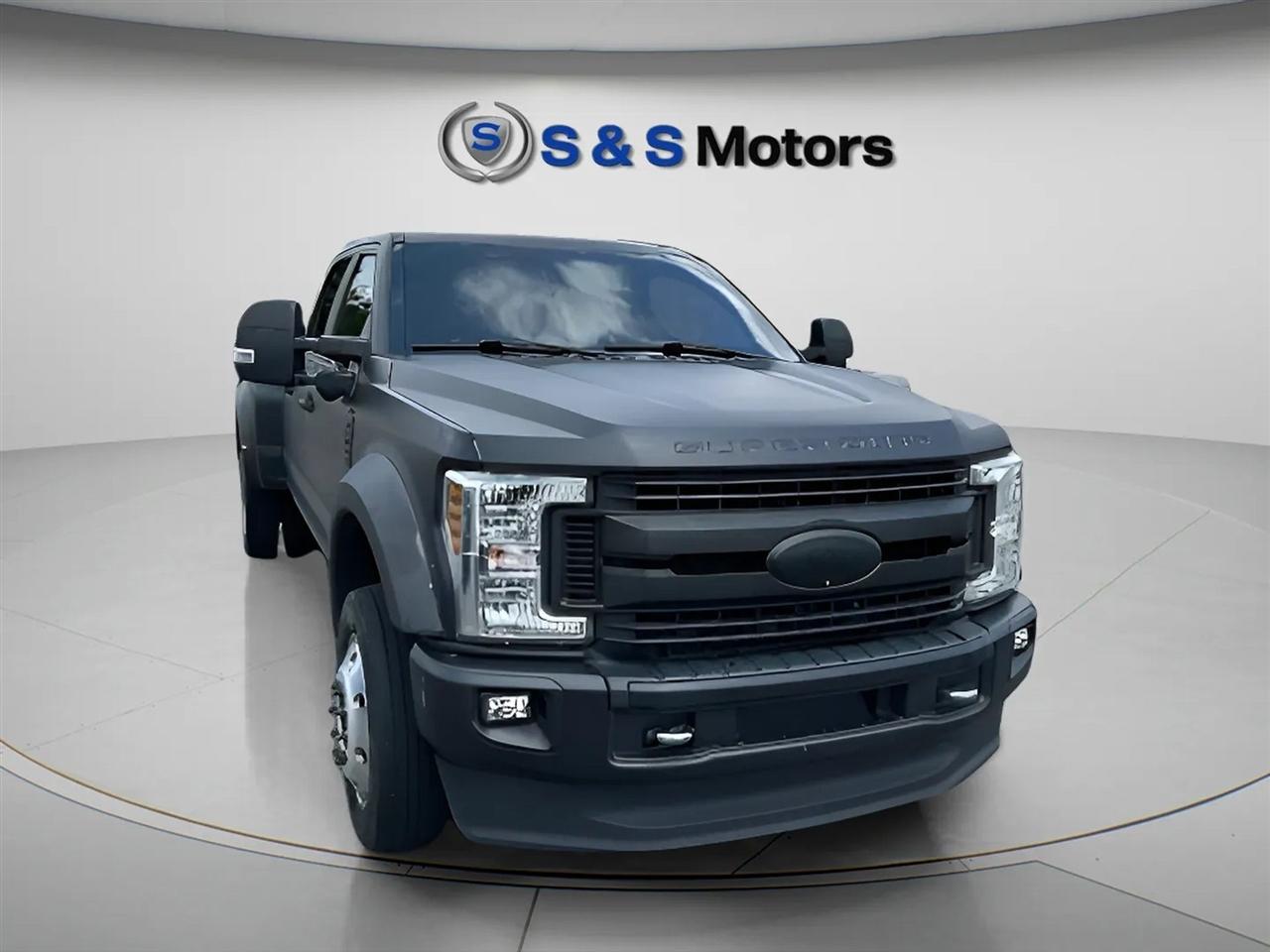 Ford Super Duty F-450 DRW XL 4WD Crew Cab 8' Box 2019