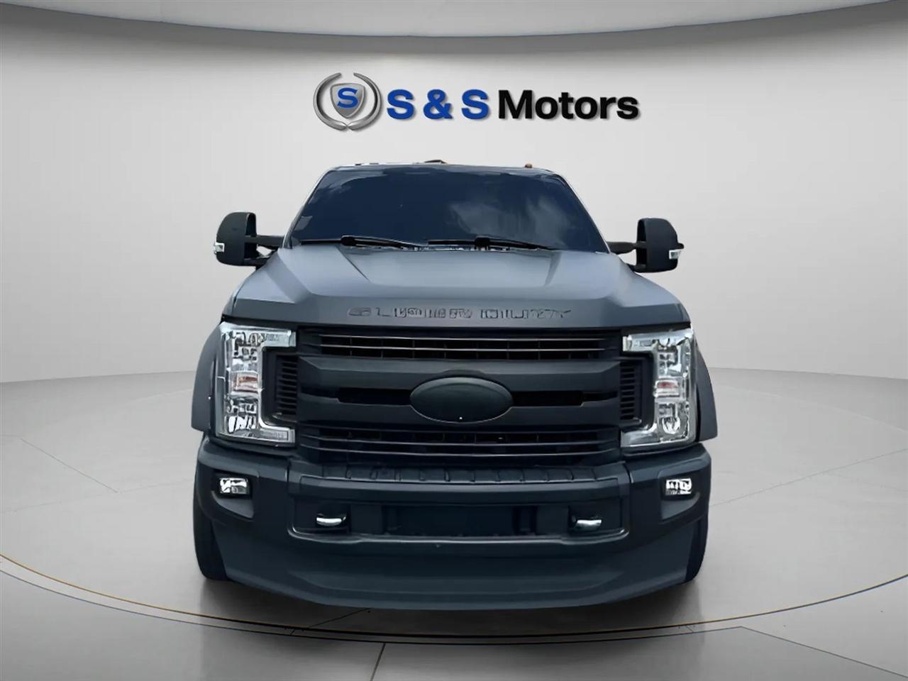 Ford Super Duty F-450 DRW XL 4WD Crew Cab 8' Box 2019