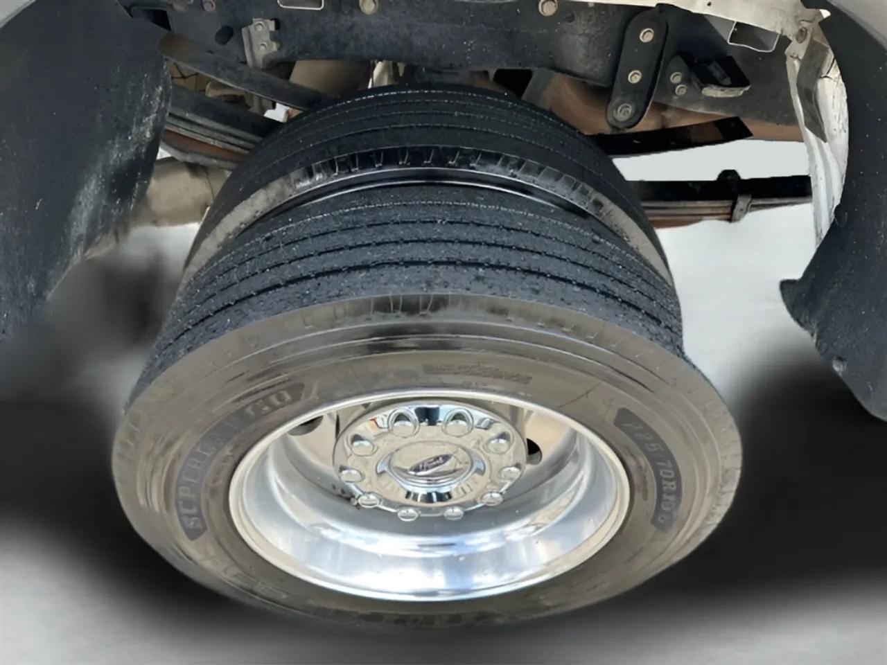 Ford Super Duty F-450 DRW XL 4WD Crew Cab 8' Box 2019