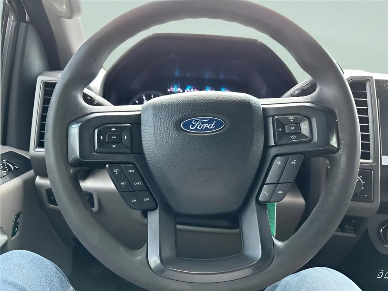 Ford Super Duty F-450 DRW XL 4WD Crew Cab 8' Box 2019