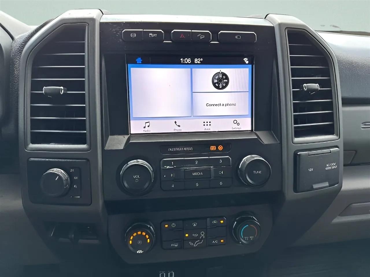 Ford Super Duty F-450 DRW XL 4WD Crew Cab 8' Box 2019