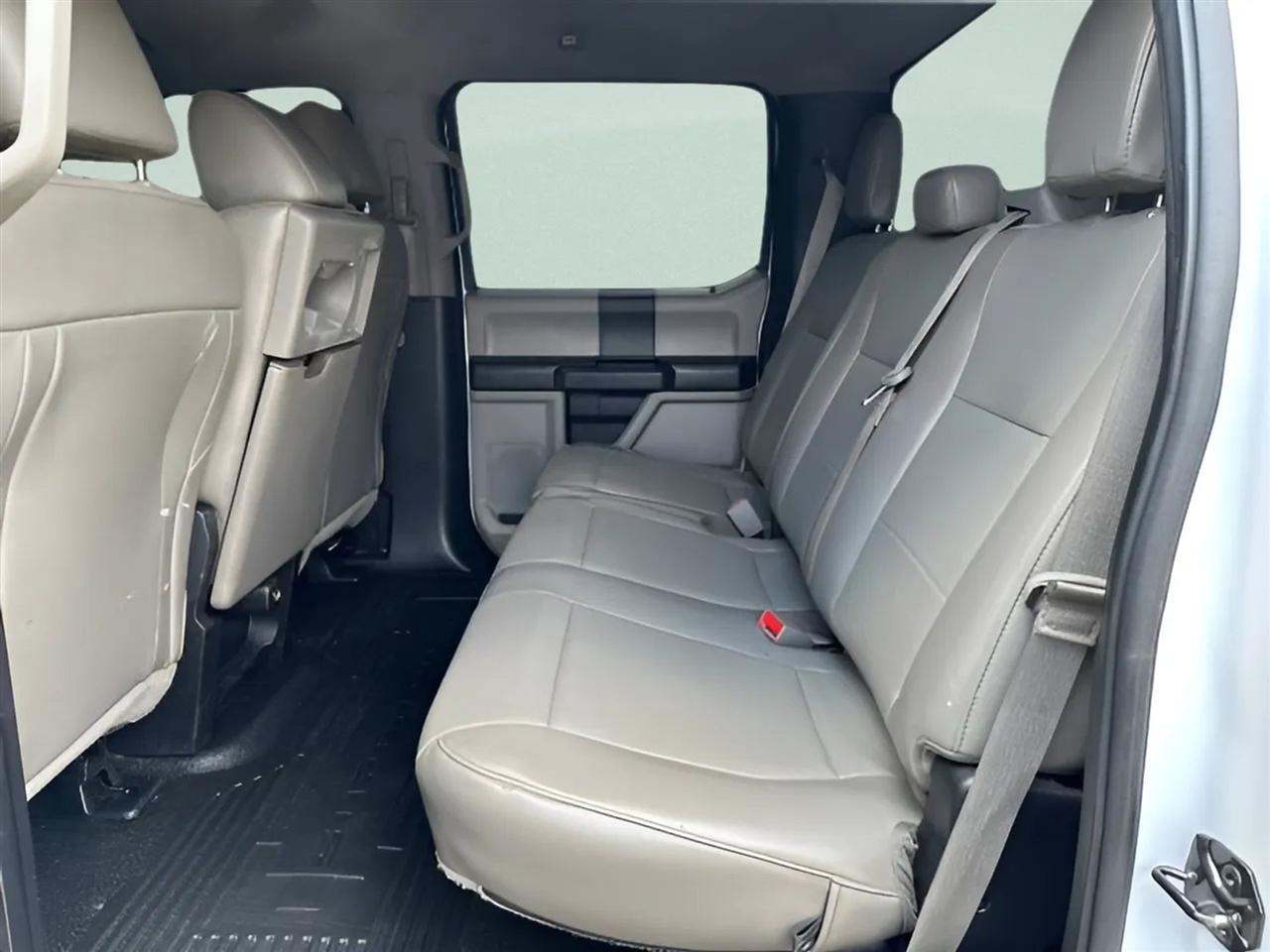 Ford Super Duty F-450 DRW XL 4WD Crew Cab 8' Box 2019