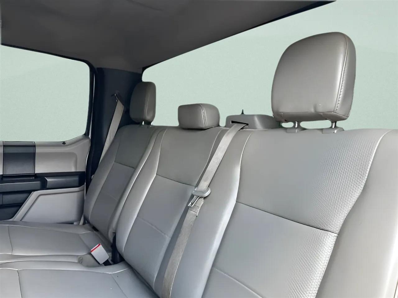 Ford Super Duty F-450 DRW XL 4WD Crew Cab 8' Box 2019