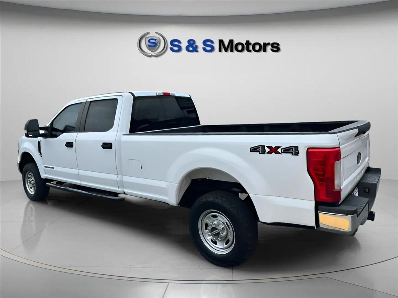 Ford Super Duty F-250 SRW XL 4WD Crew Cab 6.75' Box 2019